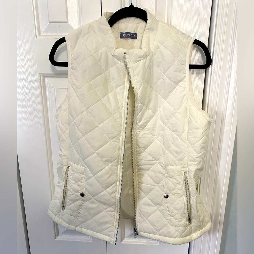 Women’s White Fuinloth Quilted Vest